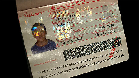 Peru Gun License Card protected wth a KINEGRAM